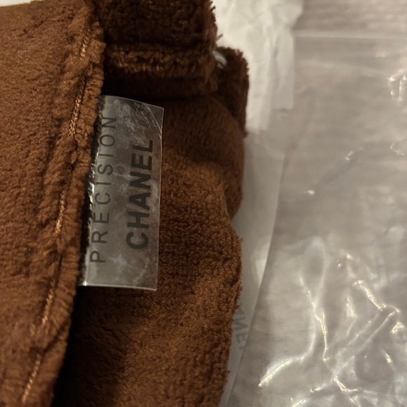 NWT Chanel Brown Suede Crossbody Bag with White CC Logo gift with purchase - Picture 5 of 9